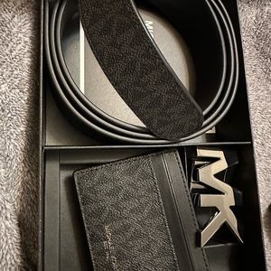 💙 Michael kors belt with cardholder set